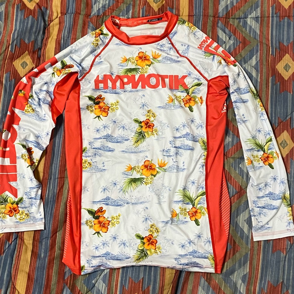 Hypnotik Hawaiian Print Rash Guard